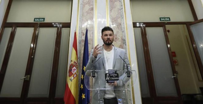 El portavoz de ERC en el Congreso, Gabriel Rufián,duran te su comparecencia ante los medios tras la sesión de control al Gobierno.EFE/Juan Carlos Hidalgo