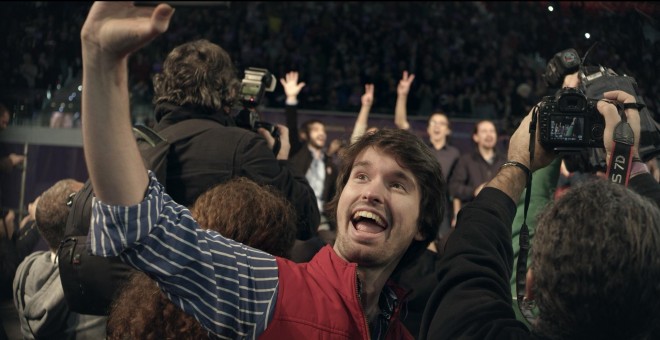 Víctor García León, uno de los cineastas más valiosos y brillantes de nuestro cine, retrata la España desquiciada en 'Selfie'.