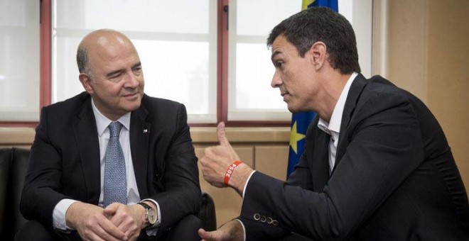 Pedro Sánchez, con Pierre Moscovici, en su reunión de la semana pasada. Archivo EFE