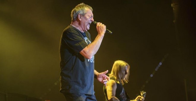 El cantante de la banda británica Deep Purple, Ian Guillan. EFE/Javier Zorrilla.