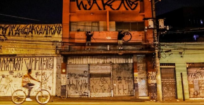 Pixadores en Sao Paulo. / NACHO DOCE (REUTERS)
