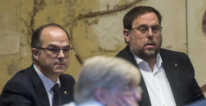 Jordi Turull i Oriol Junqueras en la reunió del Govern d'aquest dimarts. EFE / Quique García