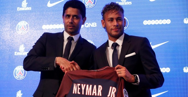 Neymar Jr. es presentado como nuevo jugador del PSG. REUTERS/Christian Hartmann