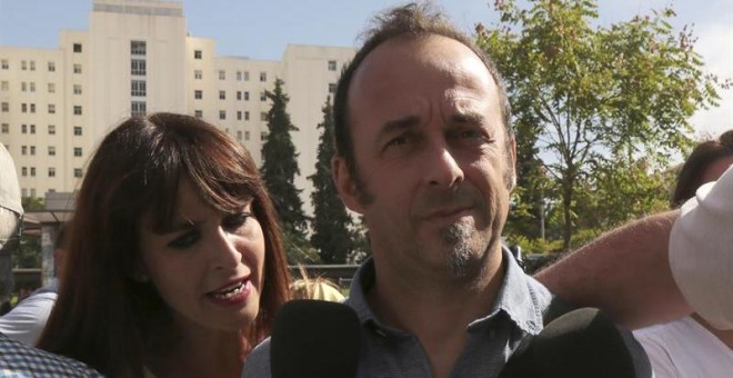 Franceso Arcuri, la expareja de Juana Rivas, condenado por maltrato, esta mañana, en el Juzgado de instrucción número dos de Granada. EFE/Pepe Torres