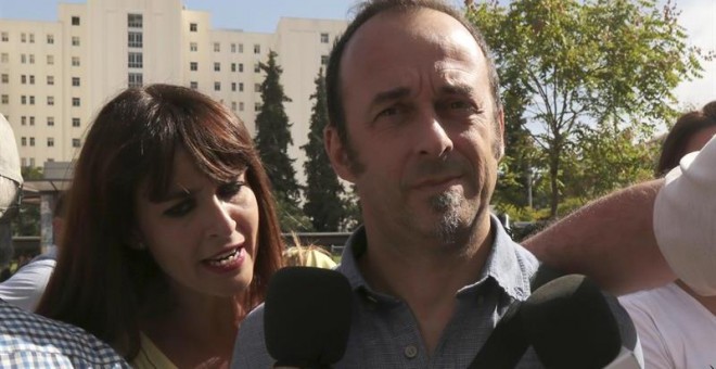 Franceso Arcuri, la expareja de Juana Rivas, condenado por maltrato, esta mañana, en el Juzgado de instrucción número dos de Granada. EFE/Pepe Torres