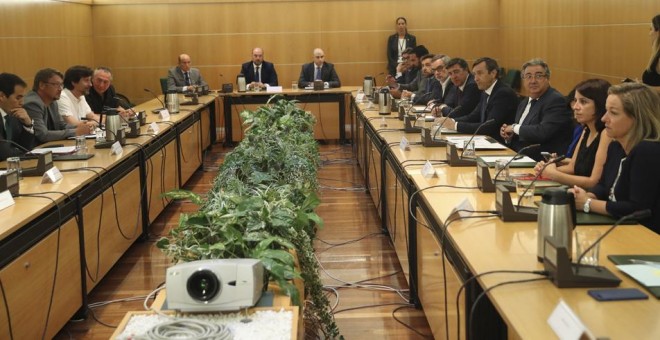 El ministro del Interior, Juan Ignacio Zoido, preside la reunión del pacto antiyihadista, tras los atentados de La Rambla de Barcelona y Cambrils. EFE/Chema Moya