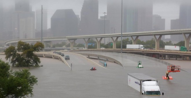 La ciudad de Houston, completamente anegada tras el paso de la tormenta tropical Harvey. REUTERS