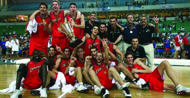 Navarro con los 'Junior de Oro', tras proclamarse campeones del mundo en 1999 / ELITE SPORT