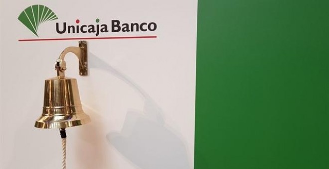 La campana de la Bolsa de Madrid, para el acto del comienzo de cotización de Unicaja en el mercado bursátil. E.P.