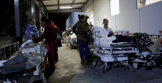 Los primeros heridos por el terremoto de México llegan al hospital. Puebla, (México). REUTERS/Imelda Medina