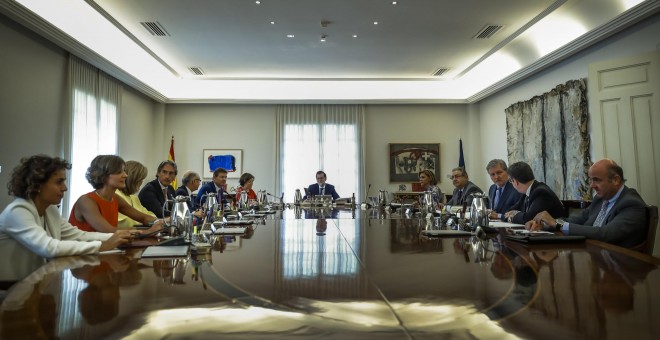 Vista general de la reunión extraordinaria del Consejo de Ministros celebrada el pasado jueves 7 de septiembre en el Palacio de la Moncloa. EFE/ Emilio Naranjo