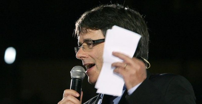 El president Carles Puigdemont durant la seva intervenció a l'inici de campanya pel referèndum / EFE. Toni Albir