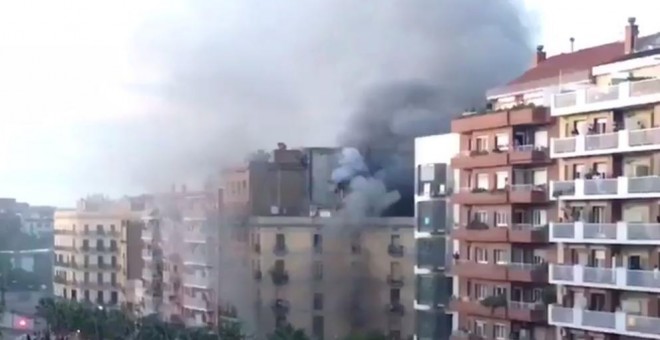 Al menos 21 heridos en un incendio de una pastelería de Barcelona. TWITTER