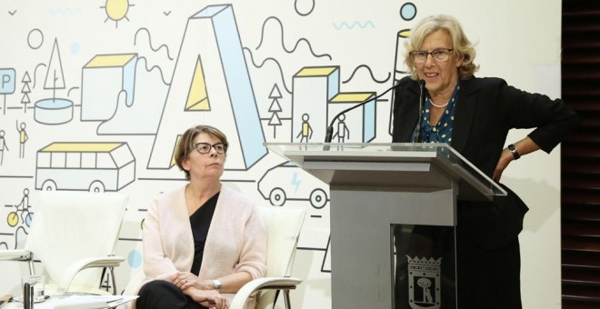 La alcaldesa de Madrid, Manuel Carmena, en la rueda de prensa presentación Plan A de Calidad del Aire y Cambio Climático.