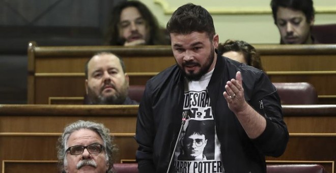 El portavoz de ERC en el Congreso Gabriel Rufián, durante su intervención en la sesión de control al Gobierno. EFE/Mariscal