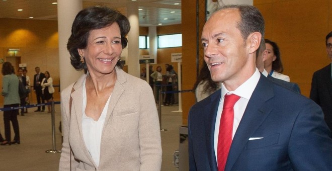 La presidenta del Banco Santander, Ana P. Botín, con el consejero delegado de la entidad en España, Rami Aboukhair. E.P.