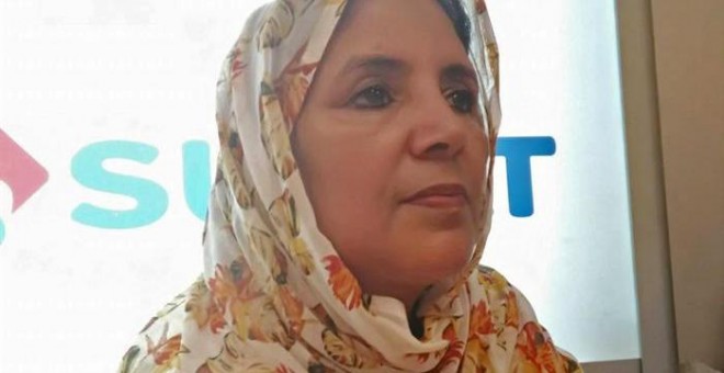 Jadiyetu El Mohtar, la diplomática saharaui expulsada a la fuerza de Perú. / EFE