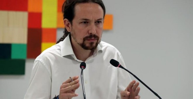 El secretario general de Podemos, Pablo Iglesias, al inicio de la rueda de prensa ofrecida el domingo en Madrid para valorar el referéndum del 1-O. / EFE