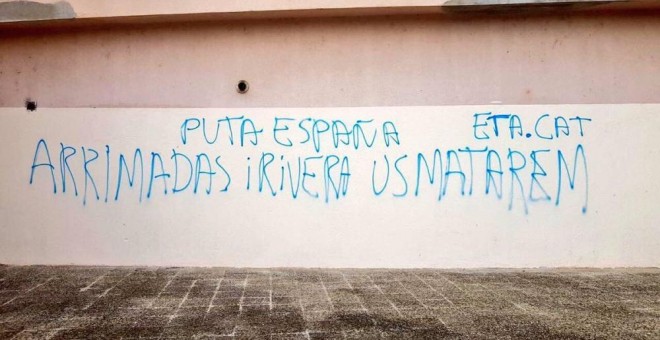 Pintadas amenazantes en Girona contra Rivera y Arrimadas.
