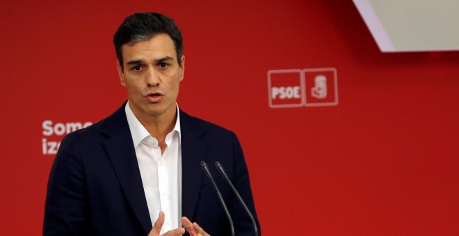 El secretario general del PSOE, Pedro Sánchez, durante la rueda de prensa tras la reunión extraordinaria de la Ejecutiva Federal del PSOE. EFE/BALLESTEROS