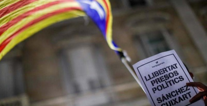 Protestas en Catalunya por el encarcelamiento de los líderes de ANC y ÒmniuM. | REUTERS