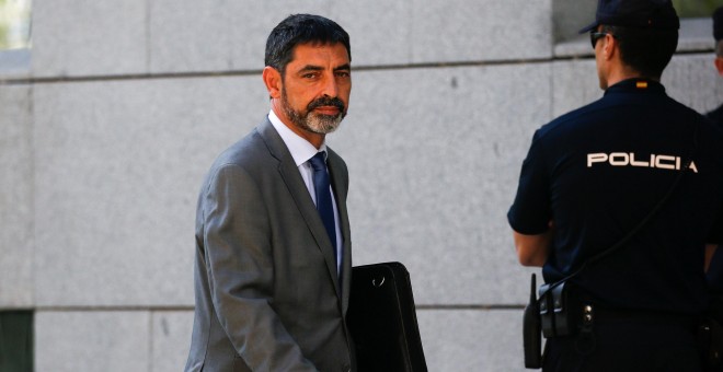 El mayor de los Mossos d'Esquadra, Josep Lluis Trapero, tras comparecen en la Audiencia Nacional. REUTERS/Javier Barbancho