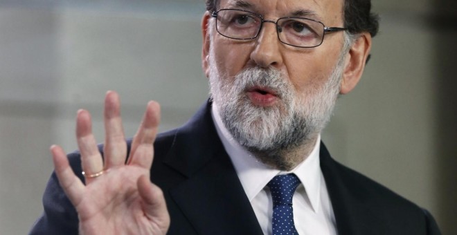 El presidente del gobierno Mariano Rajoy compareció para explicar la aplicación del Artículo 155 de la Costitución, tras el Consejo de Ministros extraordinario.EFE/Juan Carlos Hidalgo