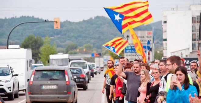 Grupo de manifestantes durante la huelga del pasado 3 de octubre en Catalunya. /EFE