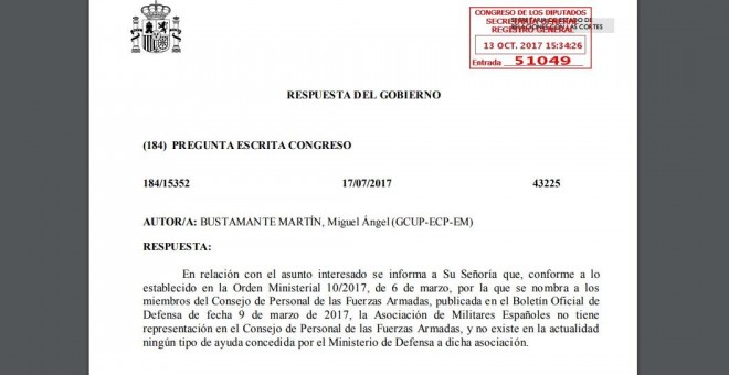 Respuesta del Gobierno al diputado de Unidos Podemos Miguel Ángel Bustamente, en la que le aseguraba que la asociación de militares franquistas no recibe 'ningún tipo de ayuda concedida por el Ministerio de Defensa'.