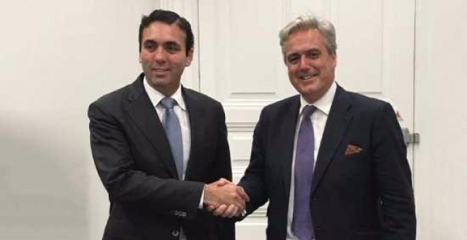 El secretario de Estado de Comercio Internacional, Mark Garnier (derecha).