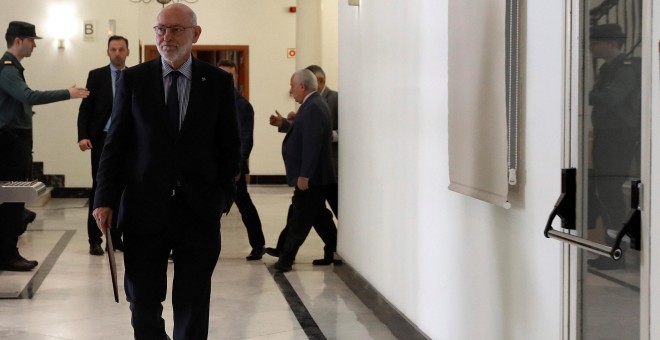 El fiscal general del Estado, José Manuel Maza, a su llegada a la rueda de prensa en la que ha anunciado que la Fiscalía se ha querellado contra el Govern y contra la Mesa del Parlament. EFE/ Ballesteros