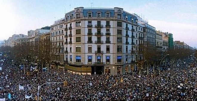 Más de 1,3 millones de manifestantes se congregaron en las calles de Barcelona el 15 de febrero de 2003