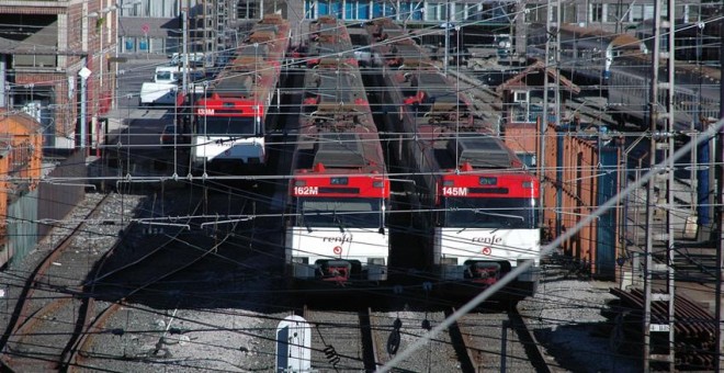 Trenes de Cercanías de Renfe, en Baibao.