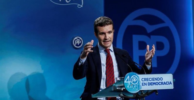 El vicesecretario de Comunicación del PP, Pablo Casado, durante la rueda de prensa que ha ofrecido este lunes en la sede del partido / EFE