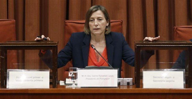 La presidenta del Parlament, Carme Forcadell. / ANDREU DALMAU (EFE)