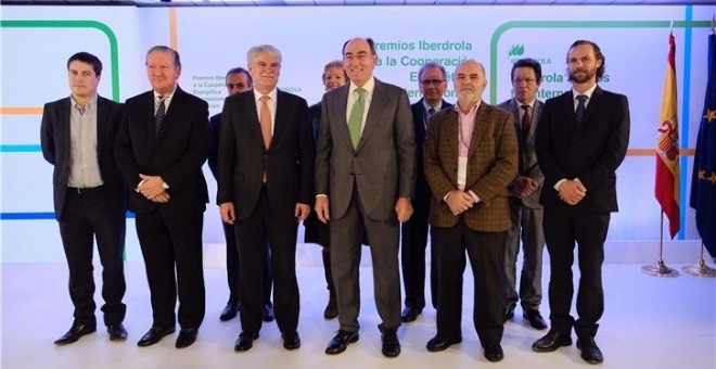 El ministro de Exteriores, Alfonso Dastis, y el presidente de Iberdrola, Ignacio Sánchez Galán, en la entrega II Premios a la Cooperación Energética Internacional