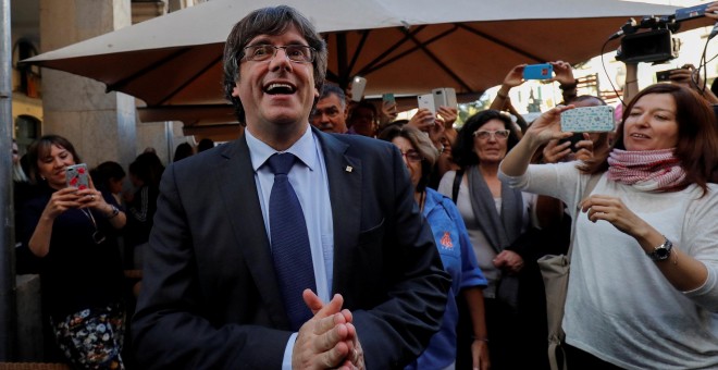 Carles Puigdemont en Girona un día después de la declaración de independencia de Catalunya. /REUTERS