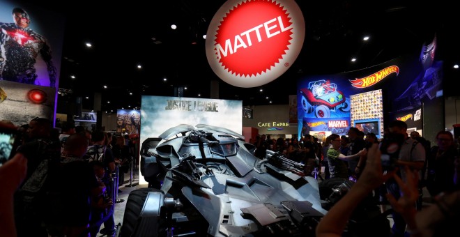 El logo de Mattel en su stand en la Comic Con International en  San Diego (California, EEUU). REUTERS/Mike Blake