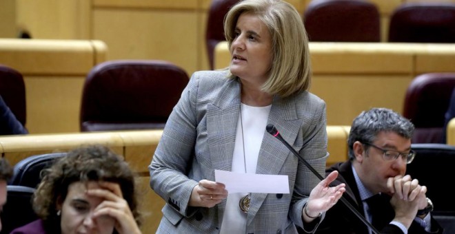 La ministra de Empleo y Seguridad Social, Fátima Báñez, durante una intervención en el pleno en el Senado, en una sesión de control al Gobierno. EFE/Kiko Huesca