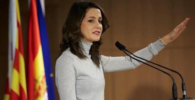 La candidata de Ciudadanos a la presidencia de la Generalitat, Inés Arrimadas, participa en un desayuno organizado por Empresarios de Catalunya. EFE/Alejandro García