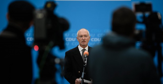 El secretario ejecutivo de la Unión Cristianodemócrata (CDU), Klaus Schüler, ofrece una rueda de prensa en la sede del partido Berlín (Alemania). EFE/ Clemens Bilan