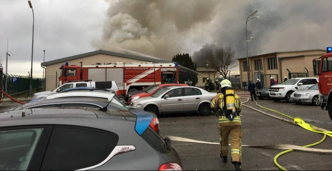 Bomberos acuden al lugar donde se ha producido la explosión. - REUTERS