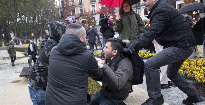 El activista Lagarder, golpeado por varios fascistas durante el 20-N del año pasado