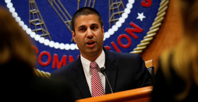 Chairman Ajit Pai habla tras la Comisión Federal de Comunicaciones. REUTERS/Aaron P. Bernstein