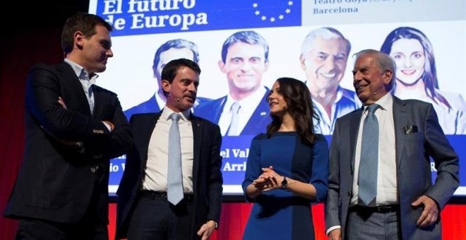 Albert Rivera, Manuel Valls, Inés Arrimadas i Mario Vargas LLosa en un acte sobre Europa / EFE