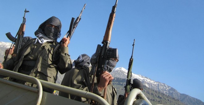 Guerrilleros del PKK en las montañas kurdo-iraquies cercanas a la frontera turca / Karlos Zurutuza.