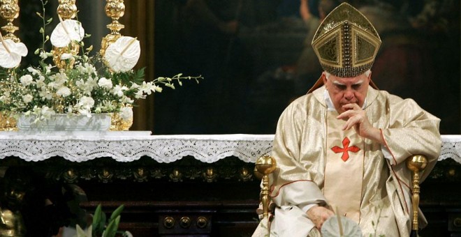 Bernard Law, en 2004 en la basílica de Santa María la Mayor de Roma. REUTERS/Alessandro Bianchi