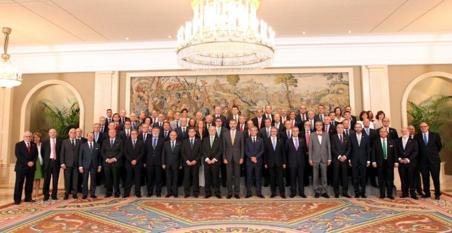 Audiencia a la asamblea del Consejo General del Colegio Oficial de Médicos de España. 61 hombres, 11 mujeres.