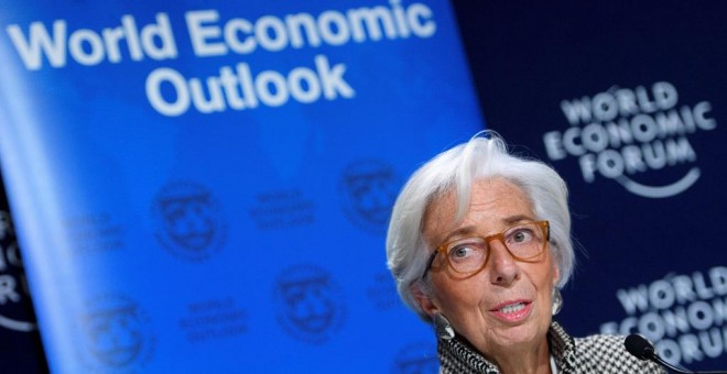 La directora gerente del Fondo Monetario Internacional (FMI), Christine Lagarde, ofrece una rueda de prensa en Davos (Suiza)ueden generar 'graves vulnerabilidades financieras'. EFE/ Laurent Gillieron
