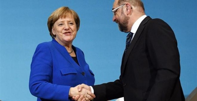 Los conservadores de Merkel y los socialdemócratas de Schuklz cierran un acuerdo para formar un gobierno de coalición en Alemania. / Europa Press